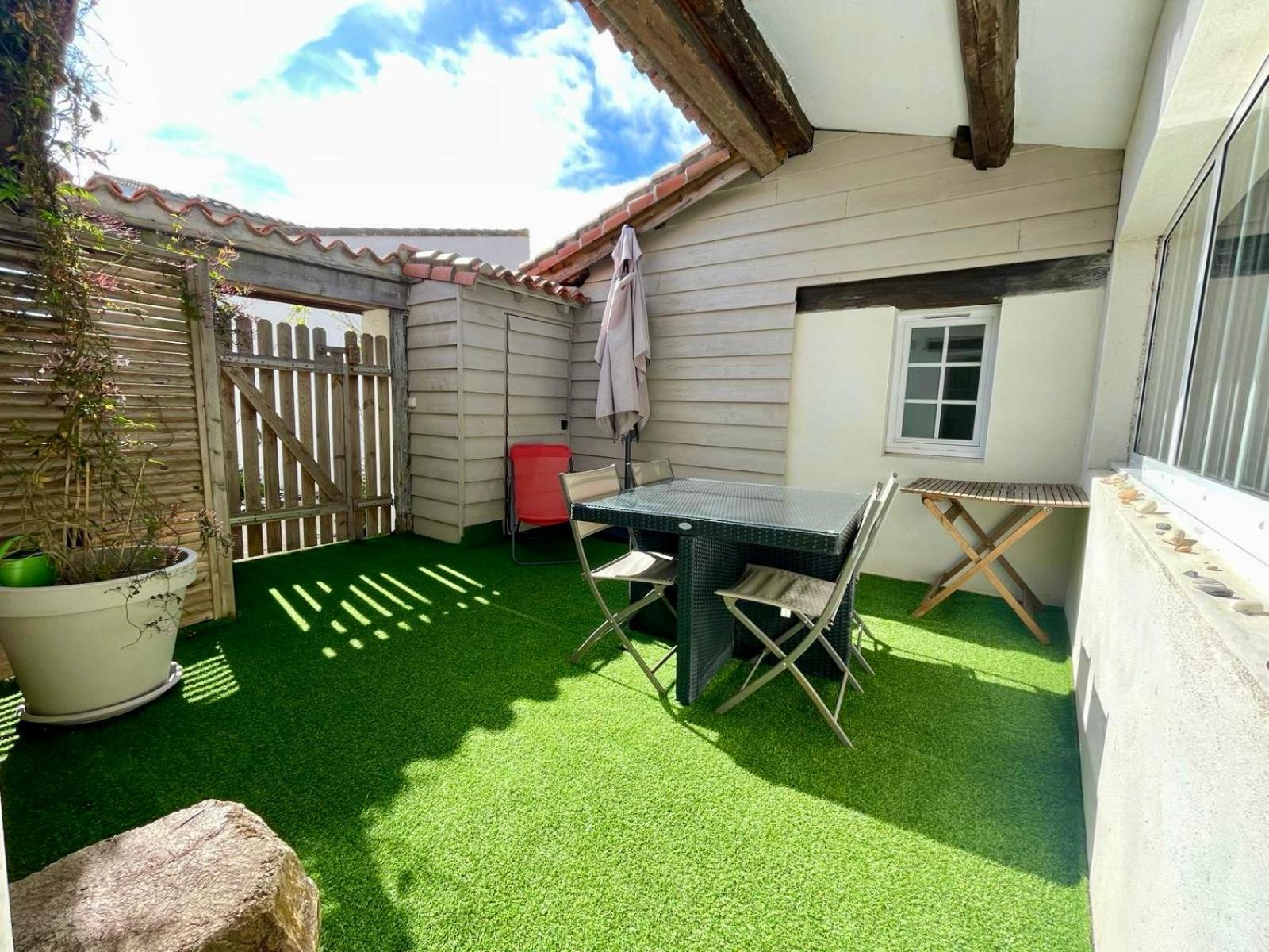 Beau T3 *** Pour 2 A 4 Pers Avec Patio Privatif Appartement La Couarde-sur-Mer Buitenkant foto